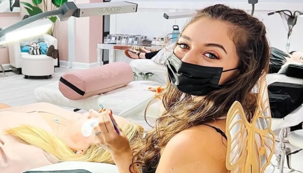 Can Lash Extensions be a temporary solution for&nbsp;clients?